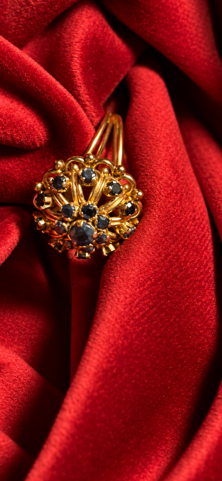 Couronne Nocturne — bague dôme ajouré et saphirs, photo 2 sur 3