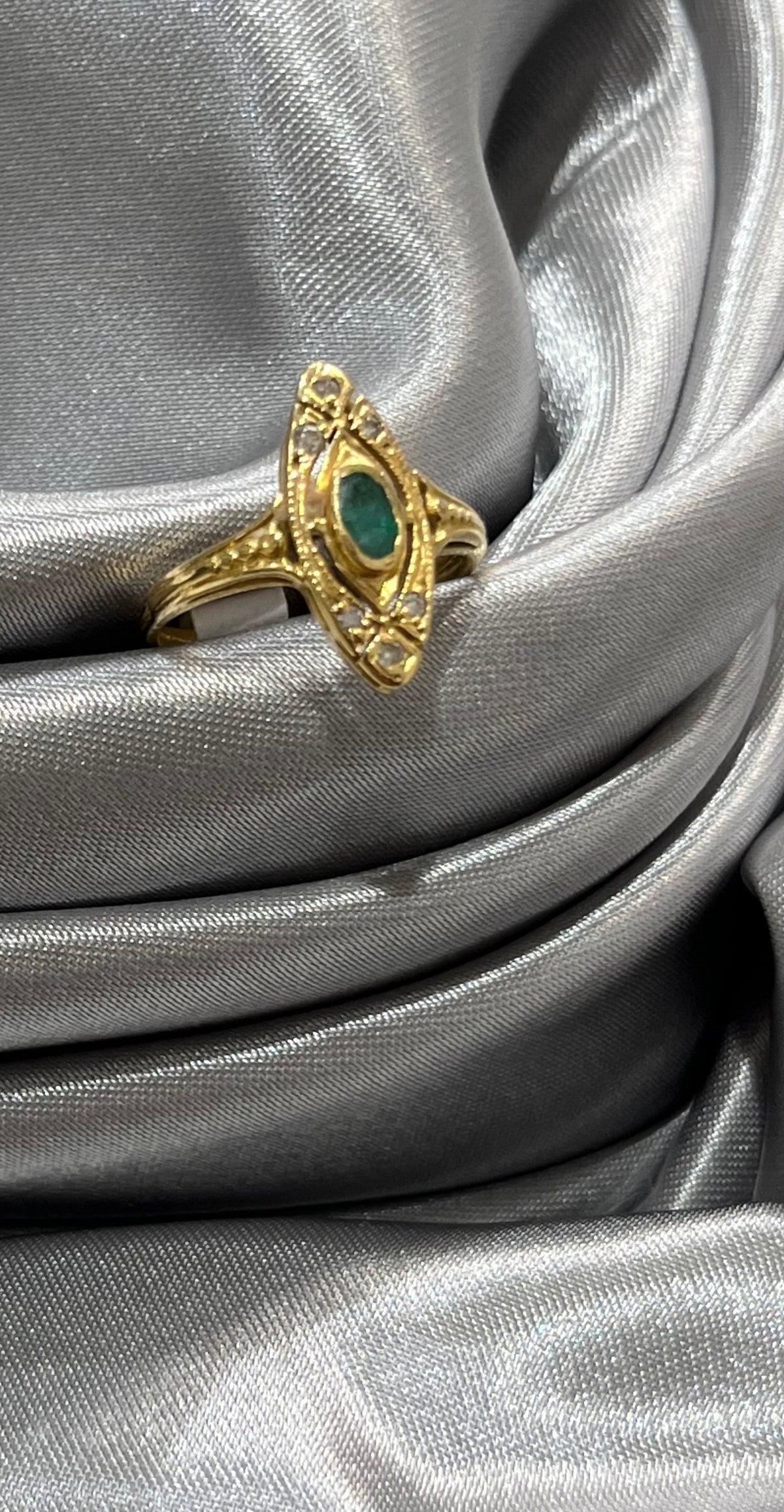 Regard d’Émeraude — bague marquise, or 18 carats, photo 1 sur 3